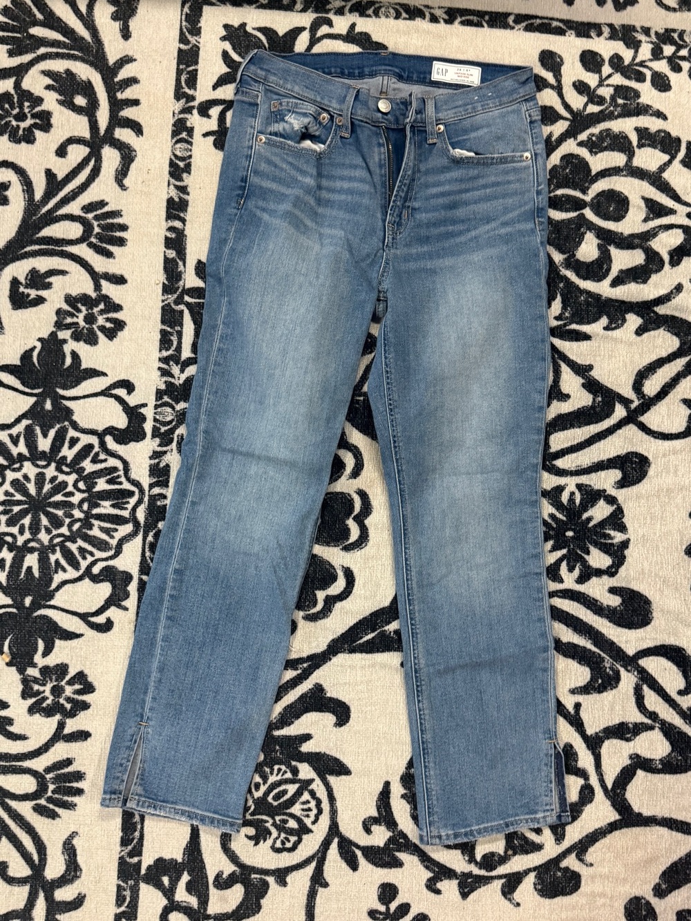 GAP Women's Straight Leg Jeans in Light Blue Wash